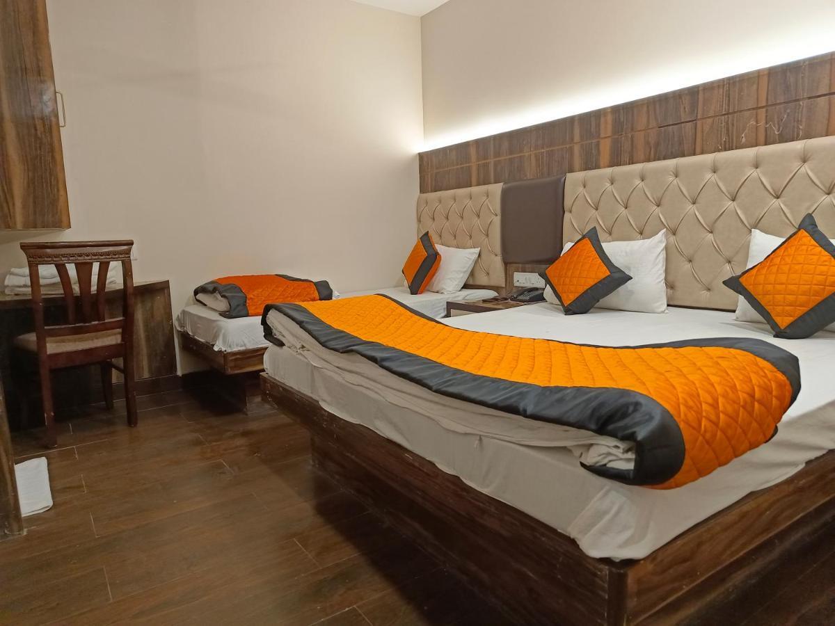 Hotel Batra Home Nuova Delhi Esterno foto