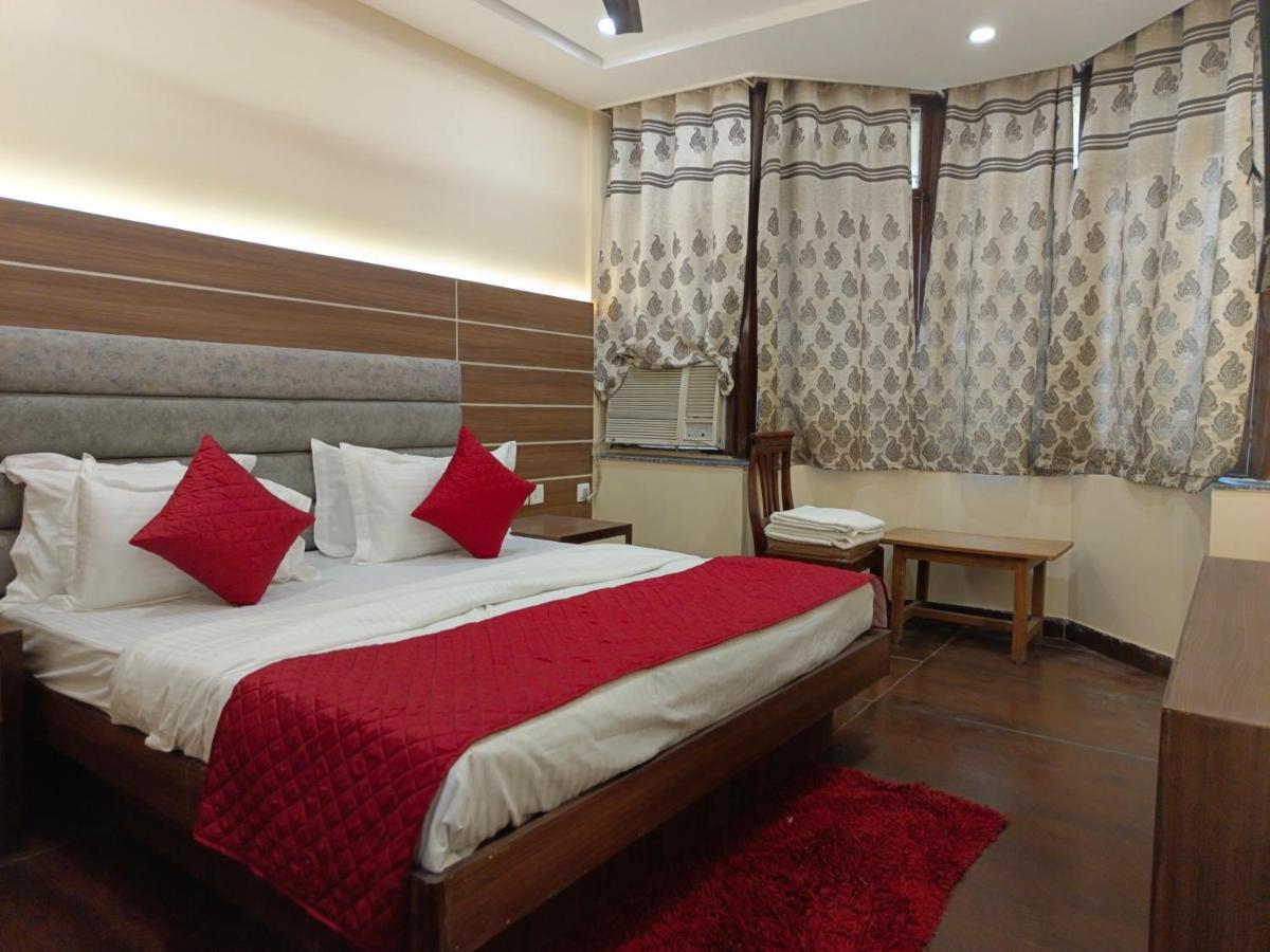 Hotel Batra Home Nuova Delhi Esterno foto