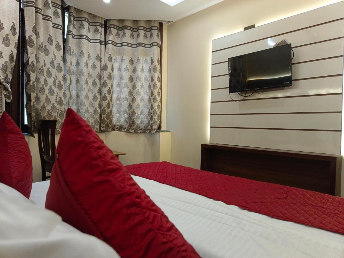 Hotel Batra Home Nuova Delhi Esterno foto