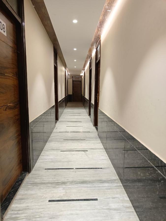 Hotel Batra Home Nuova Delhi Esterno foto