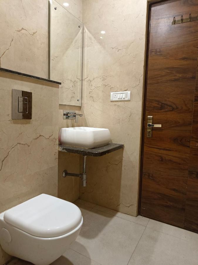 Hotel Batra Home Nuova Delhi Esterno foto