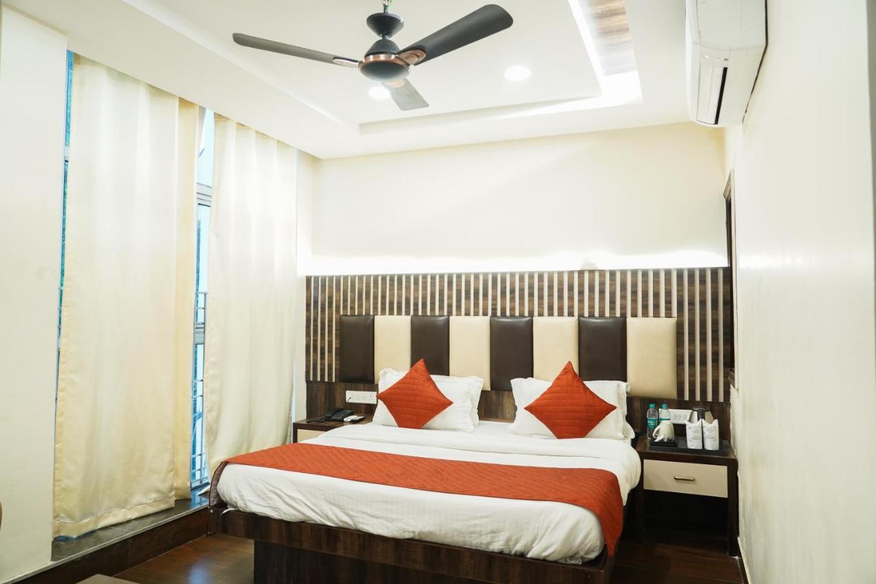 Hotel Batra Home Nuova Delhi Esterno foto