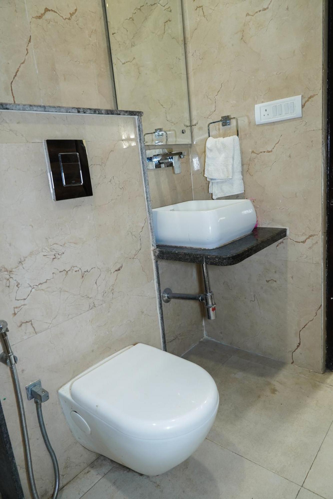 Hotel Batra Home Nuova Delhi Esterno foto