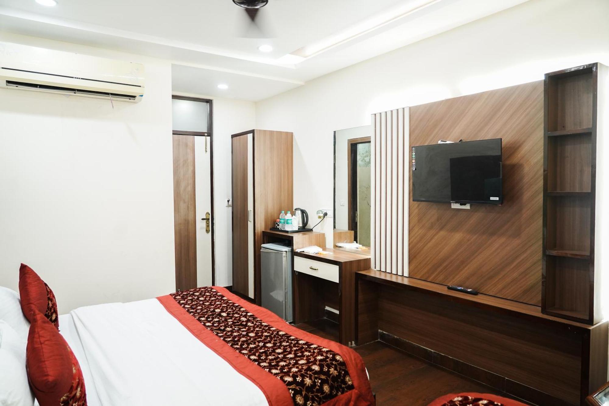 Hotel Batra Home Nuova Delhi Esterno foto