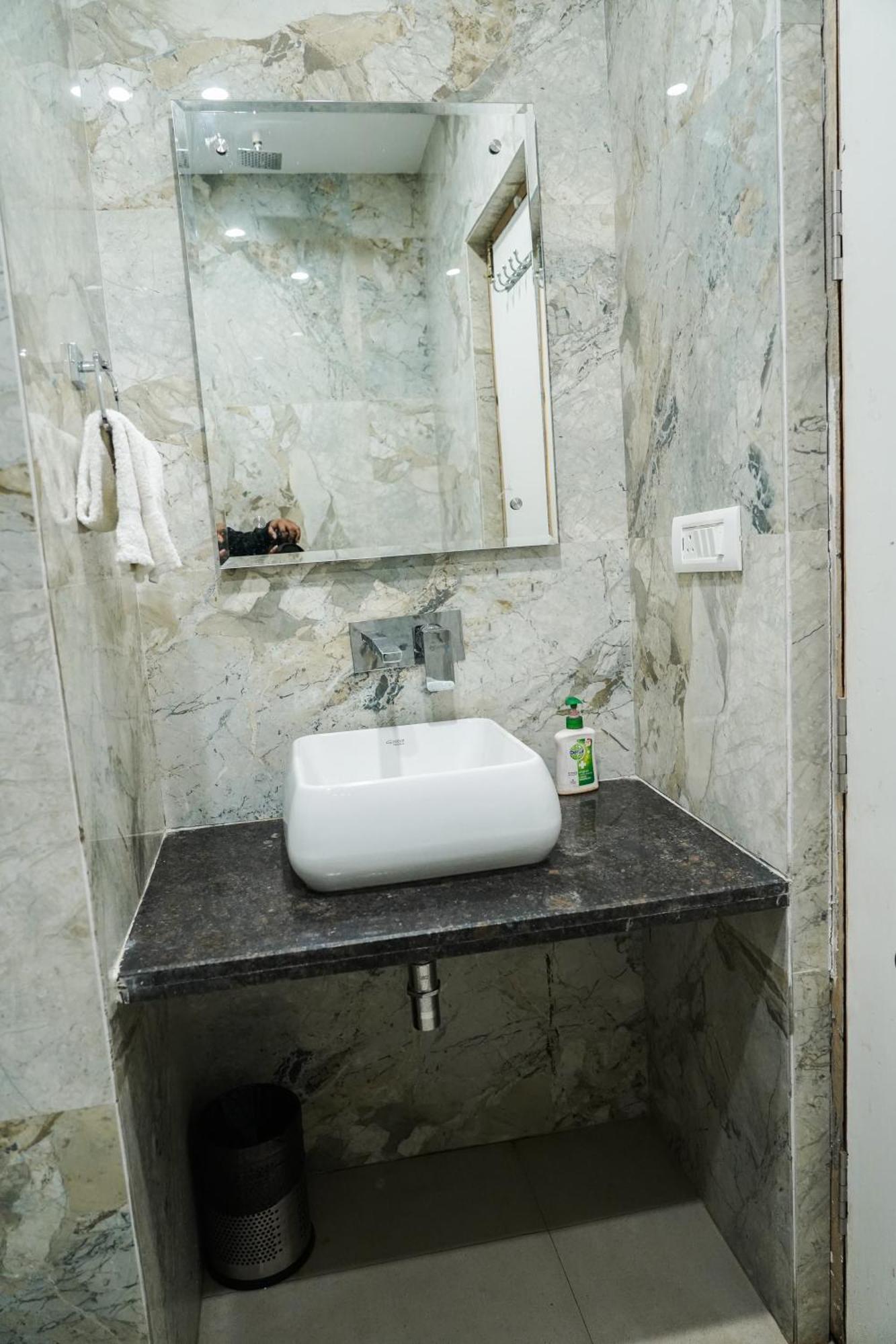 Hotel Batra Home Nuova Delhi Esterno foto