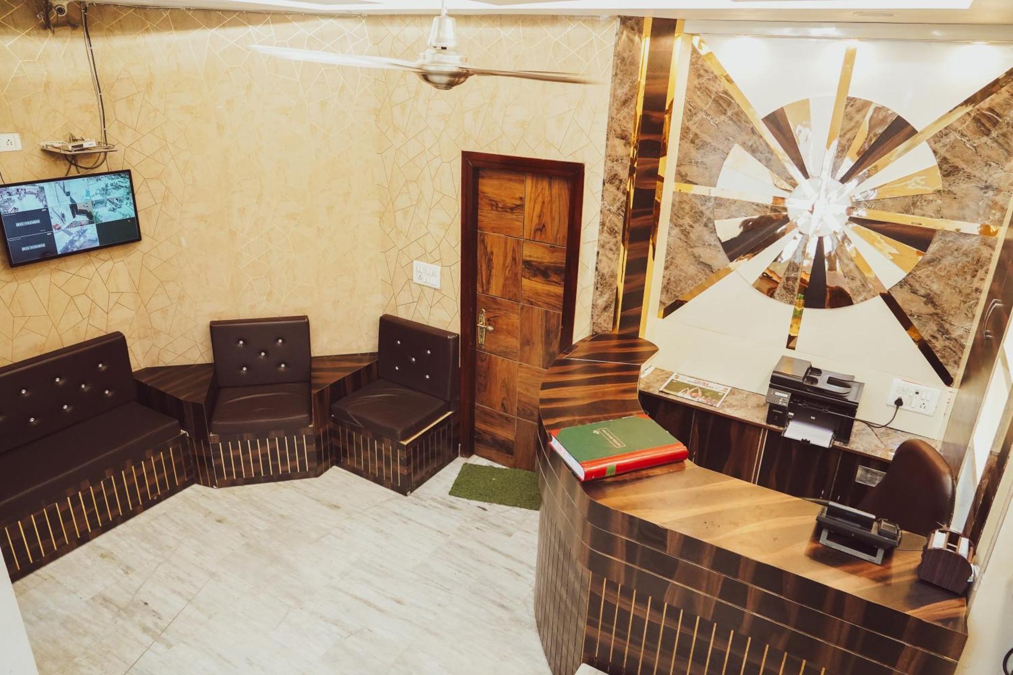 Hotel Batra Home Nuova Delhi Esterno foto